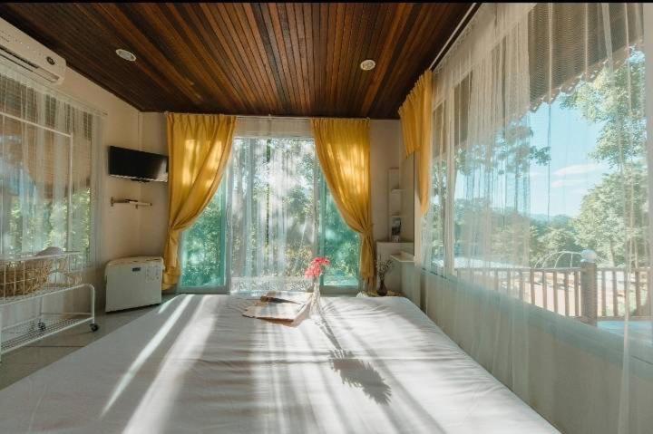 Baanpufa Resort Ban Huai Maenam Noi Esterno foto